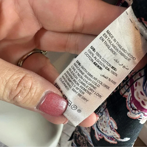 Chico's no-iron paisley button front top size 1 (medium 8( - Picture 3 of 8